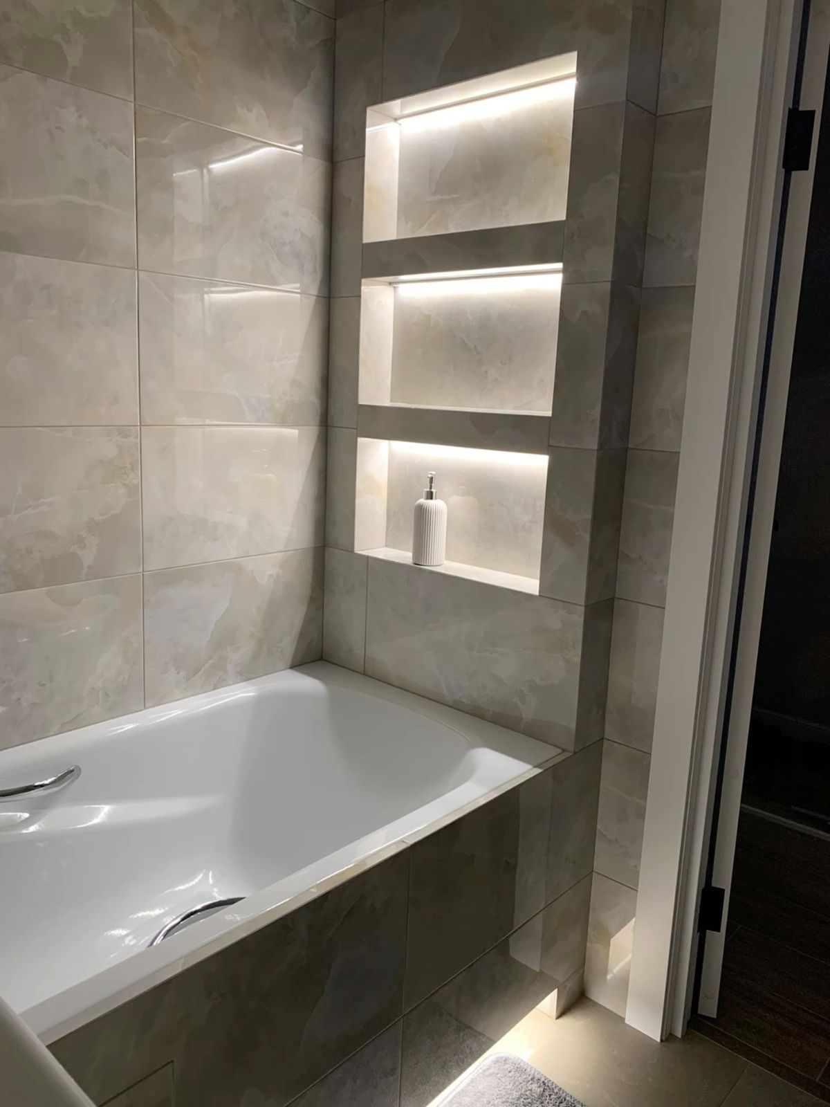 Санузел — керамогранит, ванна